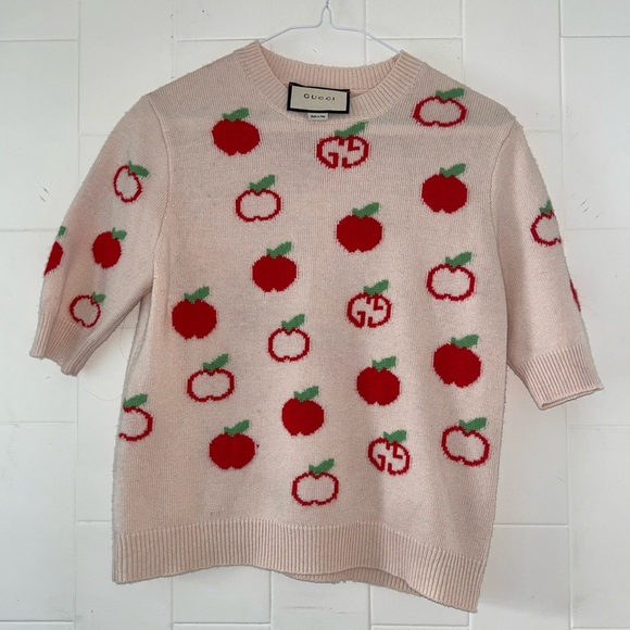 Gucci Sweaters - Gucci Pink Short Sleeve Sweater with Red Apple Motifs